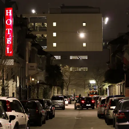 Rossovino ホテル 2*