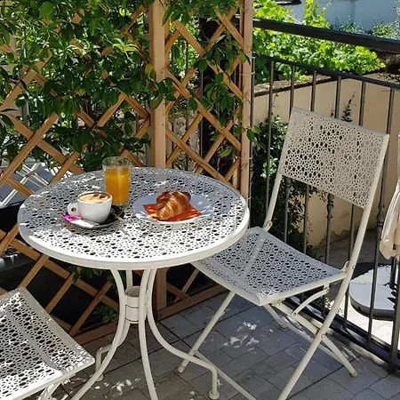 ホテル Rossovino 2*