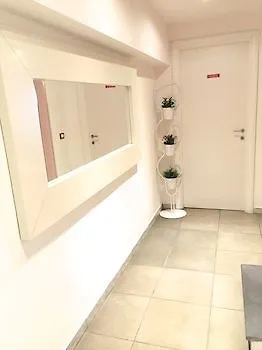 米兰罗索维诺酒店 2* 米兰